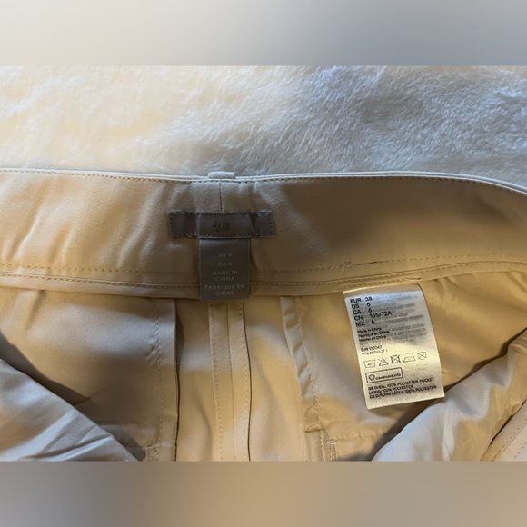 Women’s Pleated Trousers - Elegant & Timeless Style - Picture 7 of 7